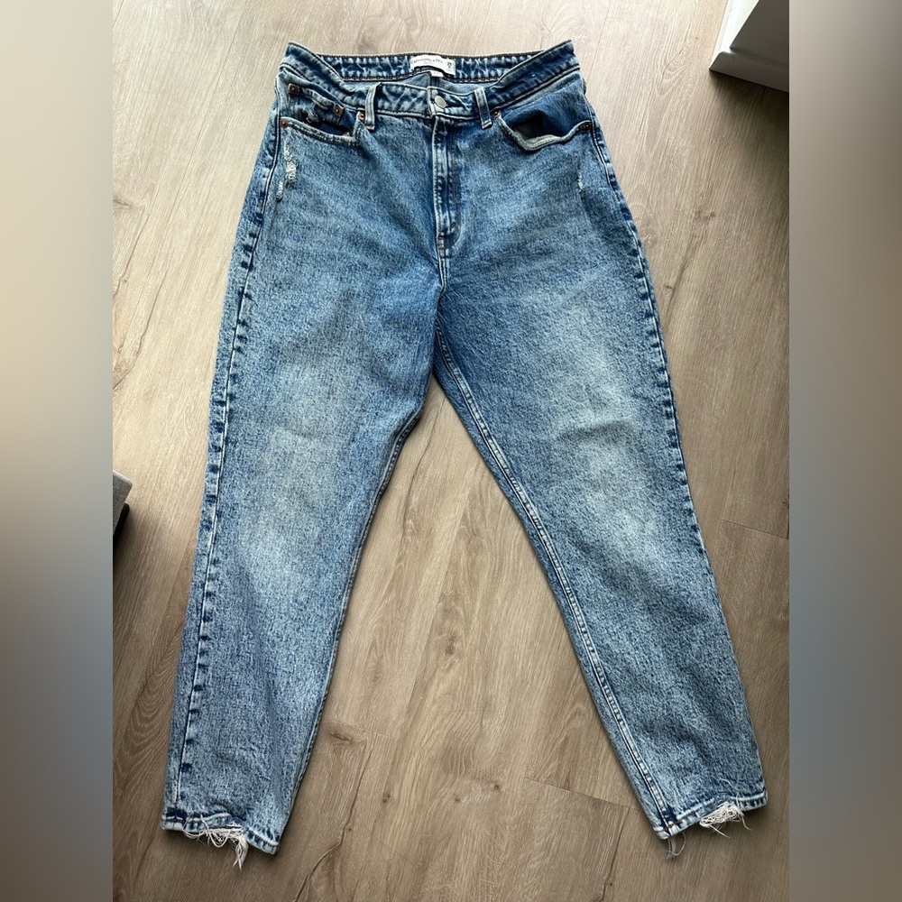 Abercrombie The Mom High Rise Jeans